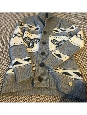 Aritzia TNA Sea to Sky Lambswool Cowichan Cardigan Sweater size Medium